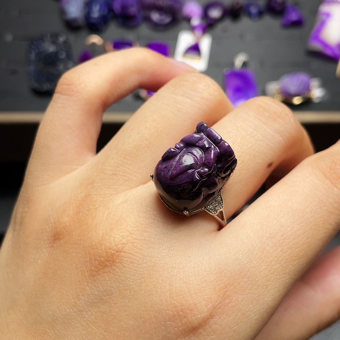 银S925镶嵌苏纪石（舒俱来）戒指