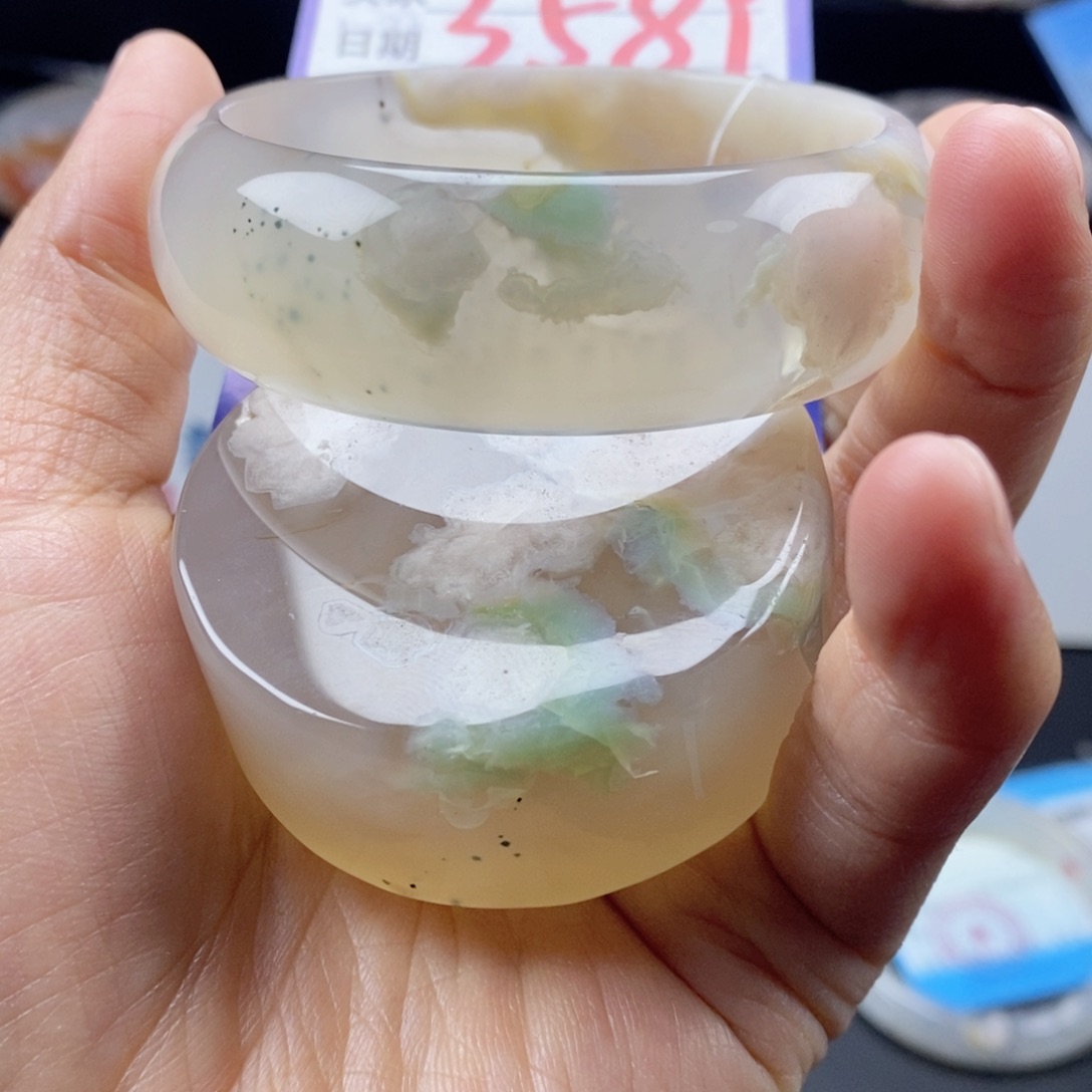 石英质玉手镯未镶嵌?***到