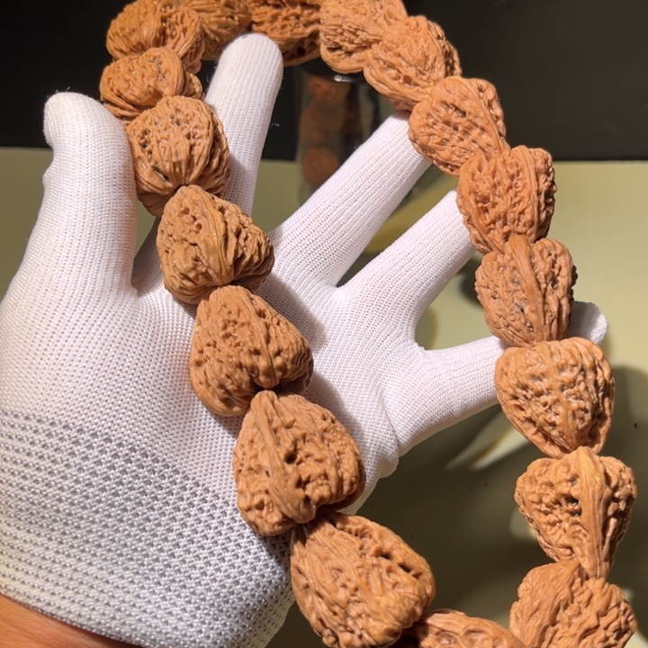 见***己文玩核桃手串…………