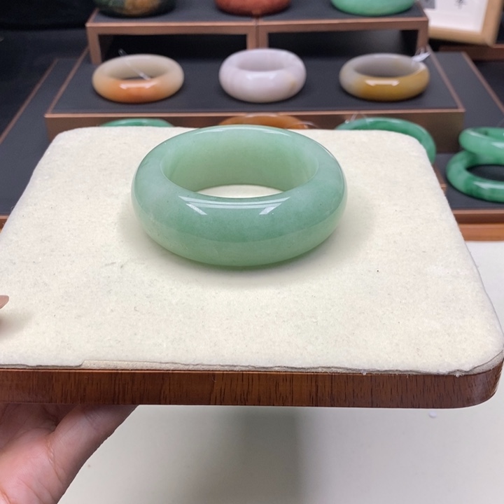 生***烂石英质玉未镶嵌佘太翠