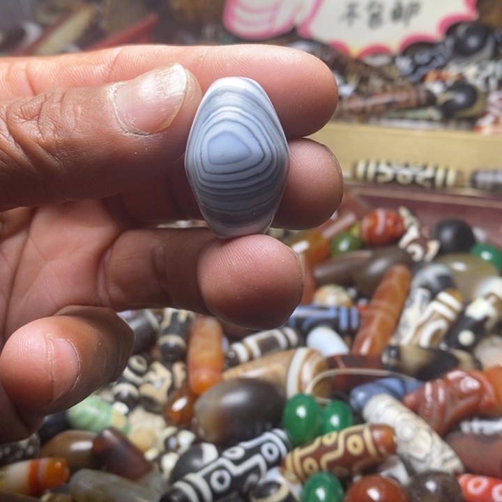 天然辰砂玛瑙吊坠