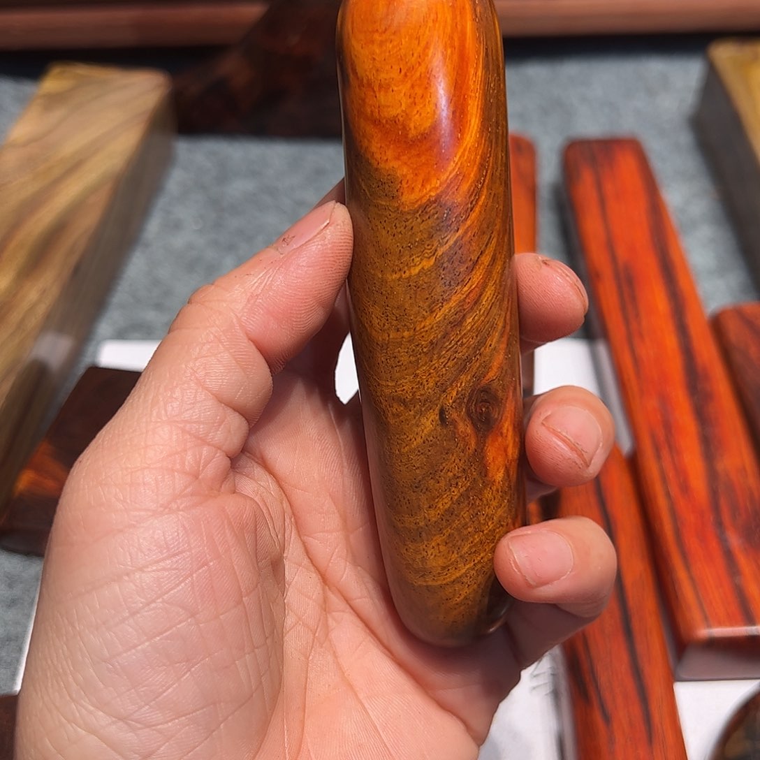 交趾黄檀（大红酸枝）?****?