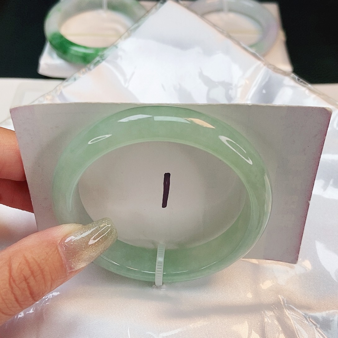 翡翠手镯未镶嵌 正圈53+