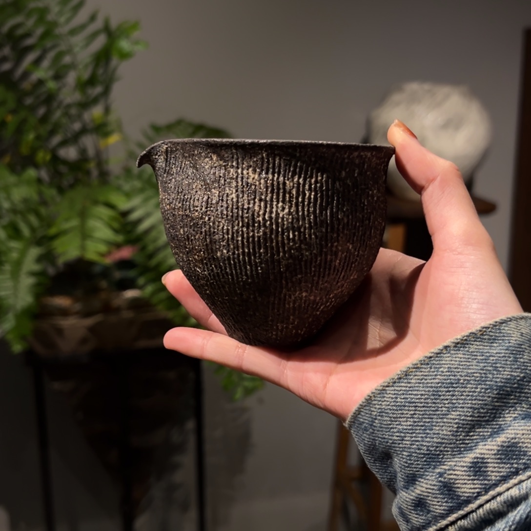 摆件陶瓷。       陶瓷。