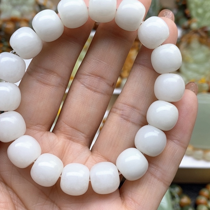 手串未镶嵌透闪石质玉