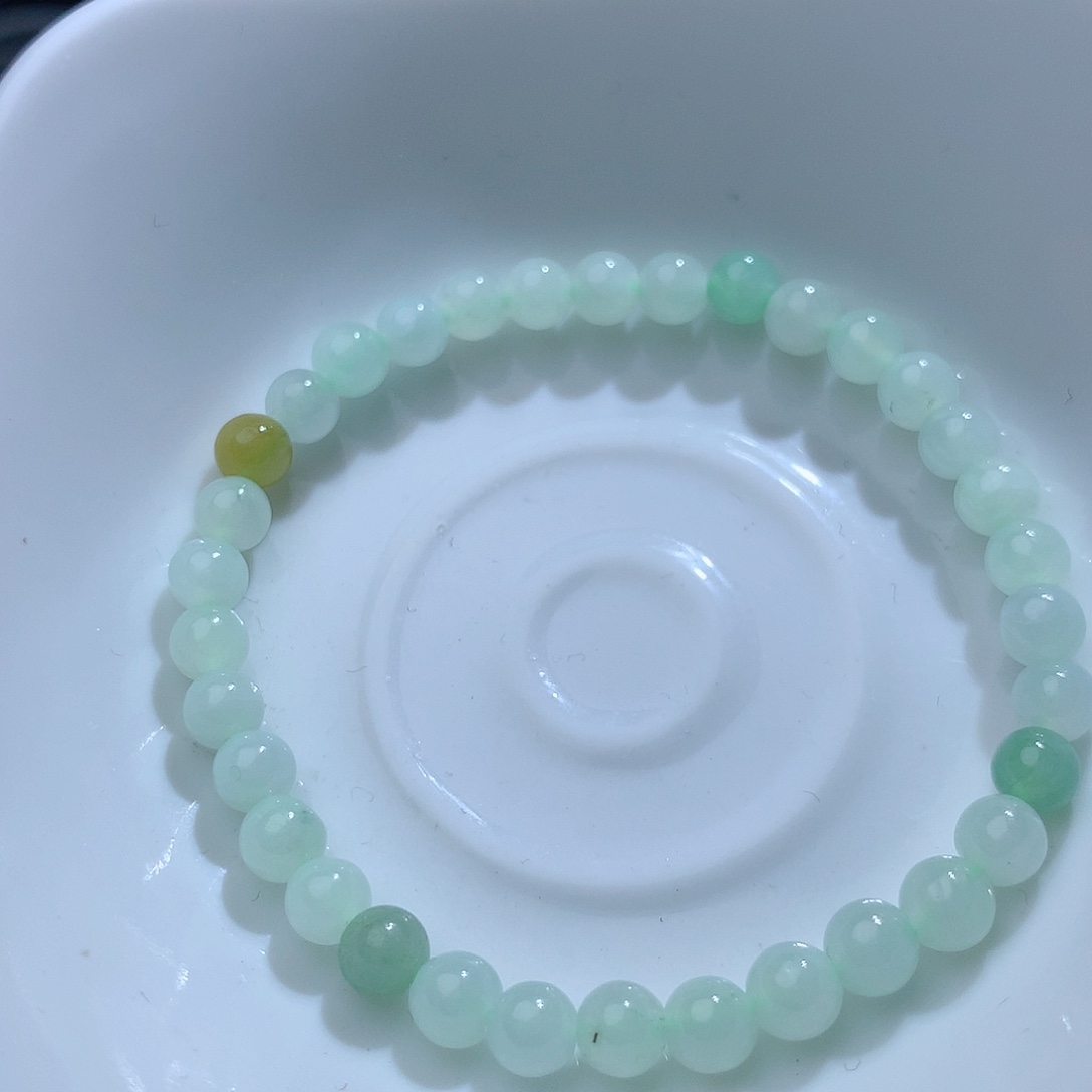 翡翠颈饰未镶嵌4057。