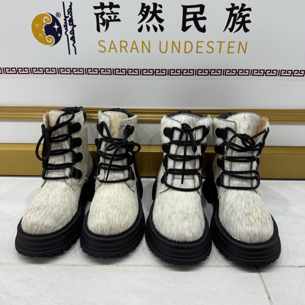 S25-13女士春秋马丁靴冬季圆头休闲透气女靴萨然民族筒靴秋冬女鞋