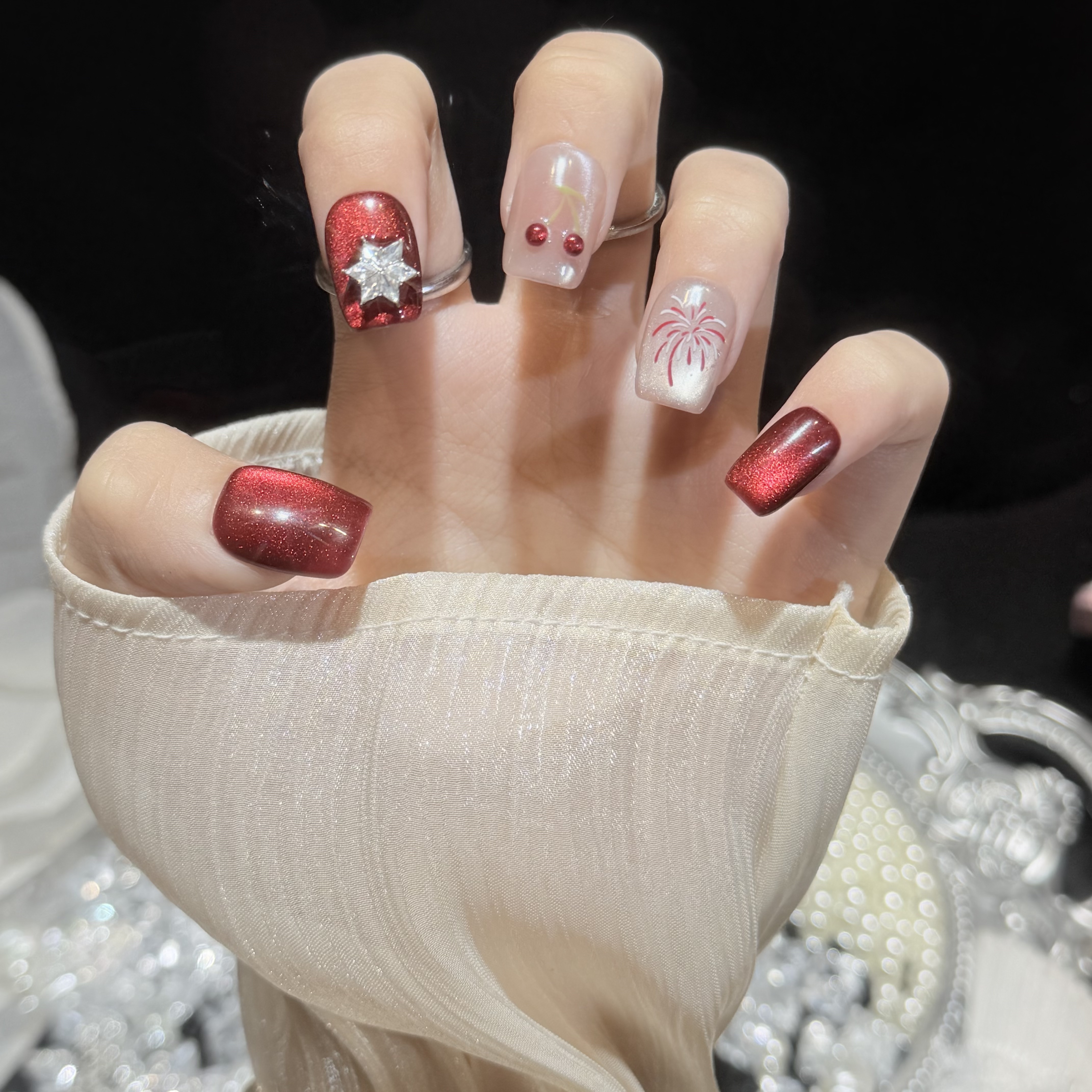 【雪花樱桃】高级感纯手工短款鎏金红色猫眼显白可拆卸穿戴甲贴片