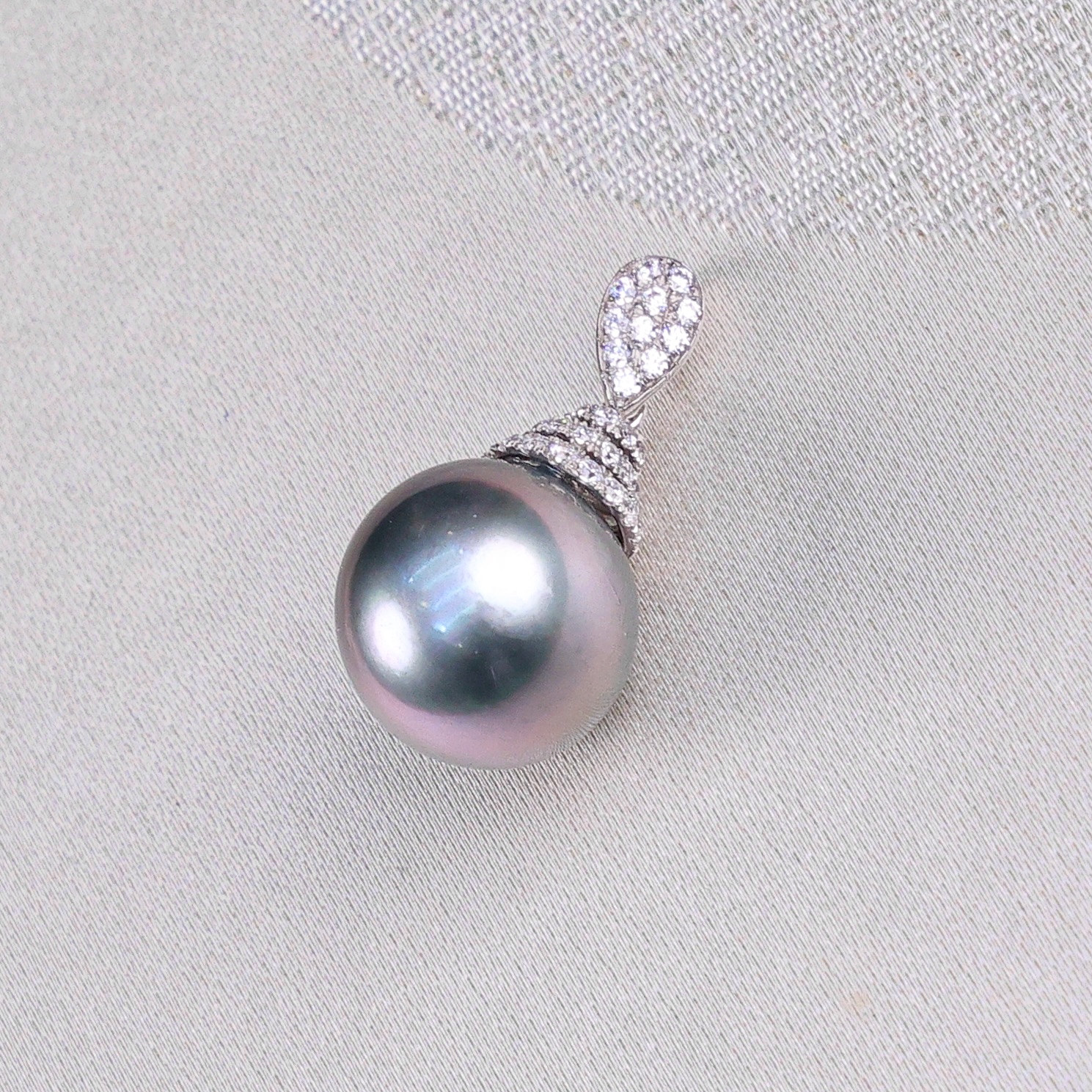 铂金灰18K金王冠吊坠10-11mm