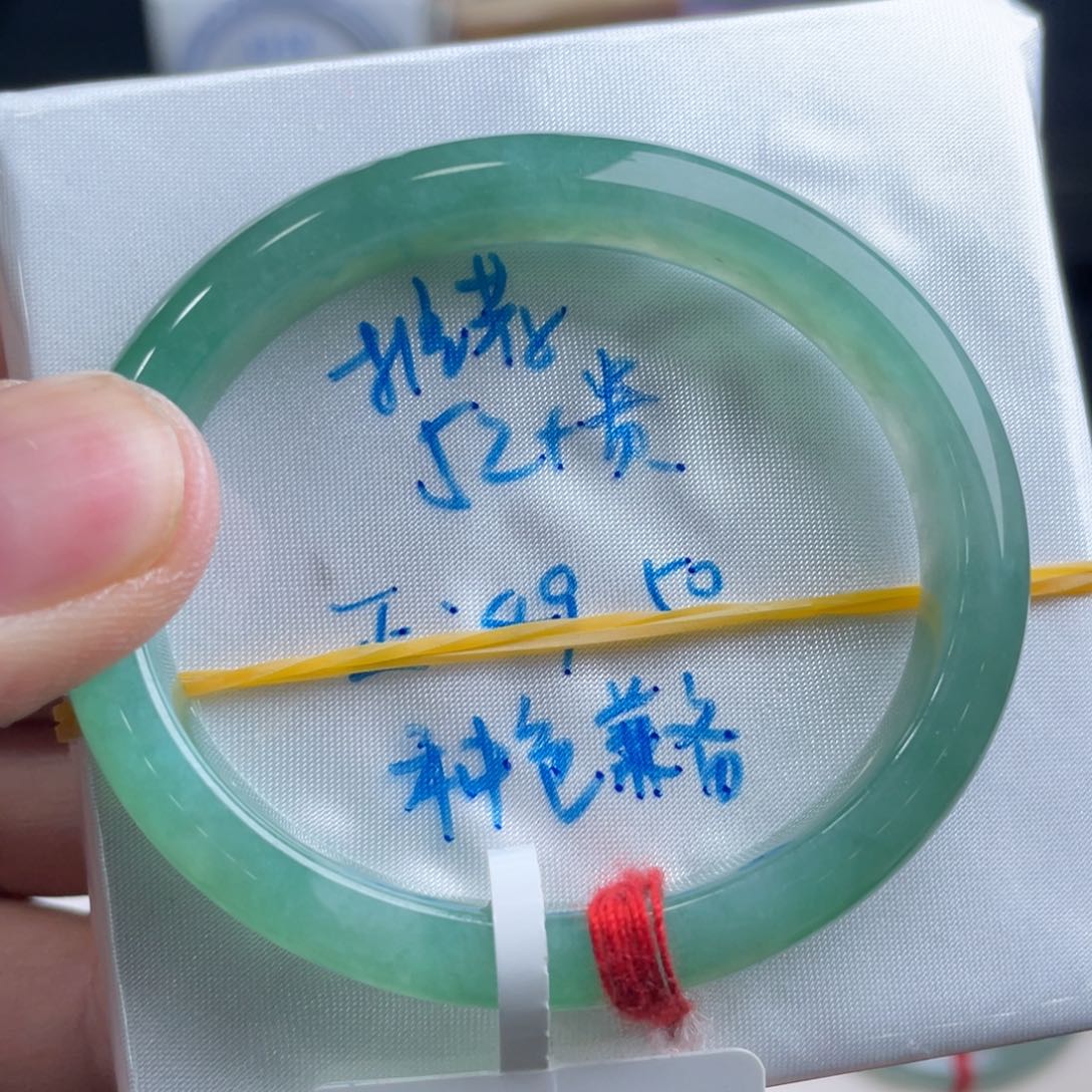 翡翠未镶嵌手镯翡翠手镯