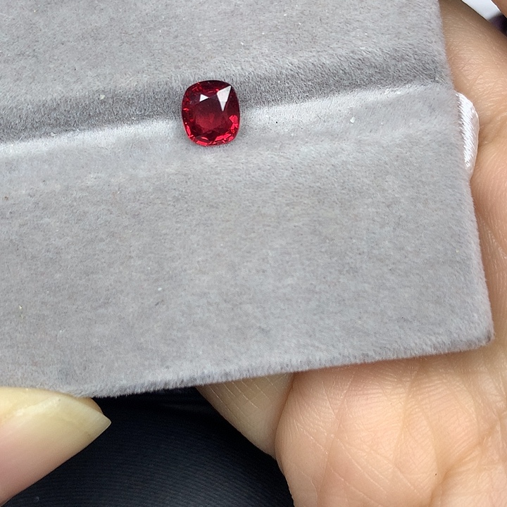 尖晶石裸石红色尖晶石