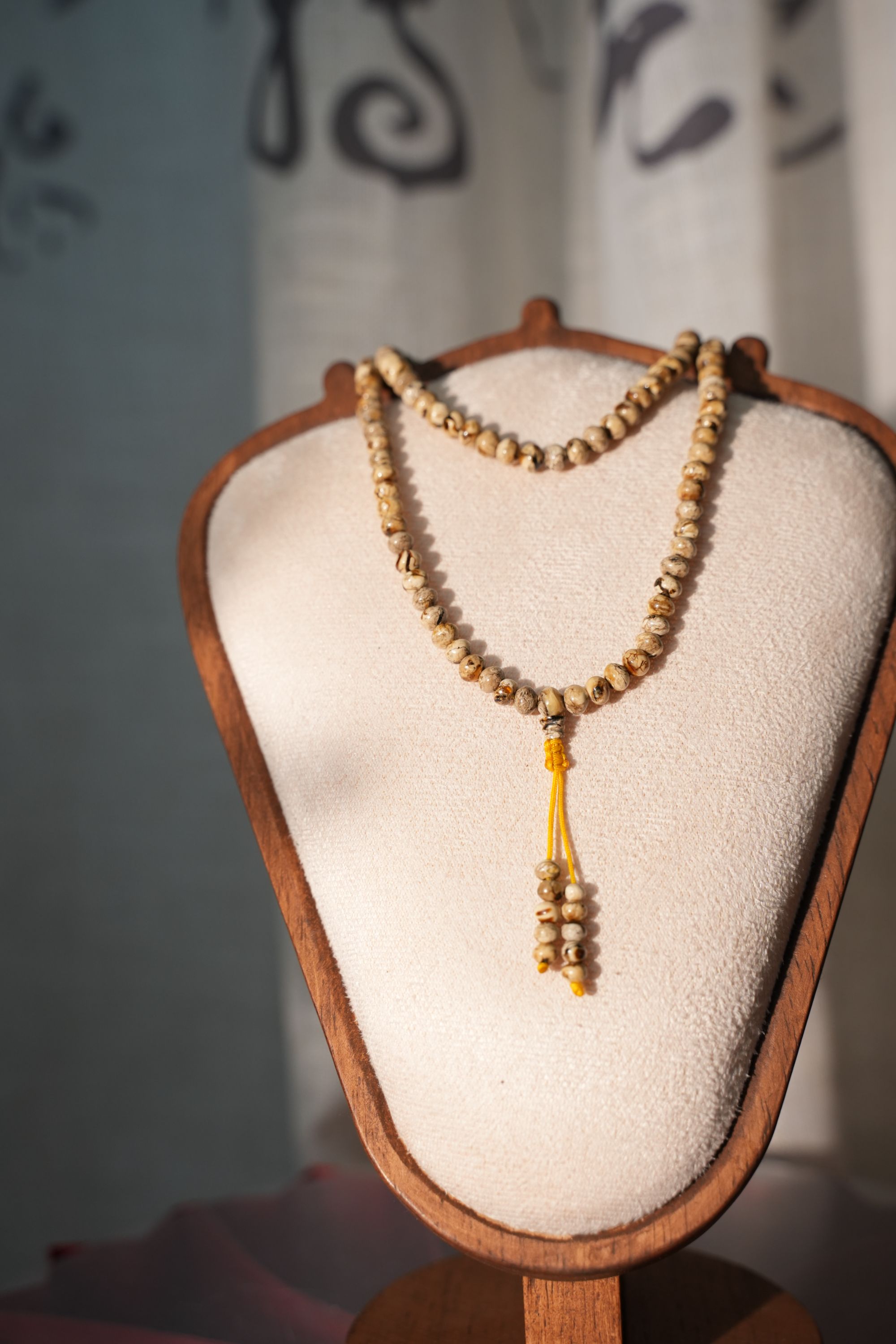 纯天然抚顺琥珀（干百花一级花，干百花溶洞珀）