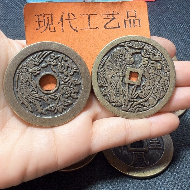 铜阳****事花钱现代工艺品