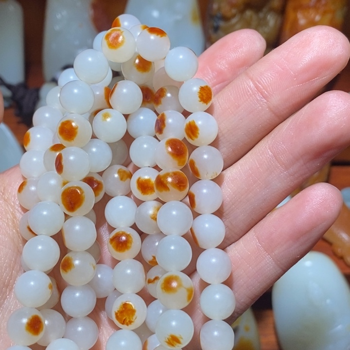 老***杨和田玉未镶嵌颈饰