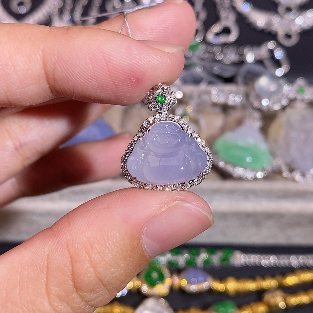 翡翠18K金镶嵌颈饰