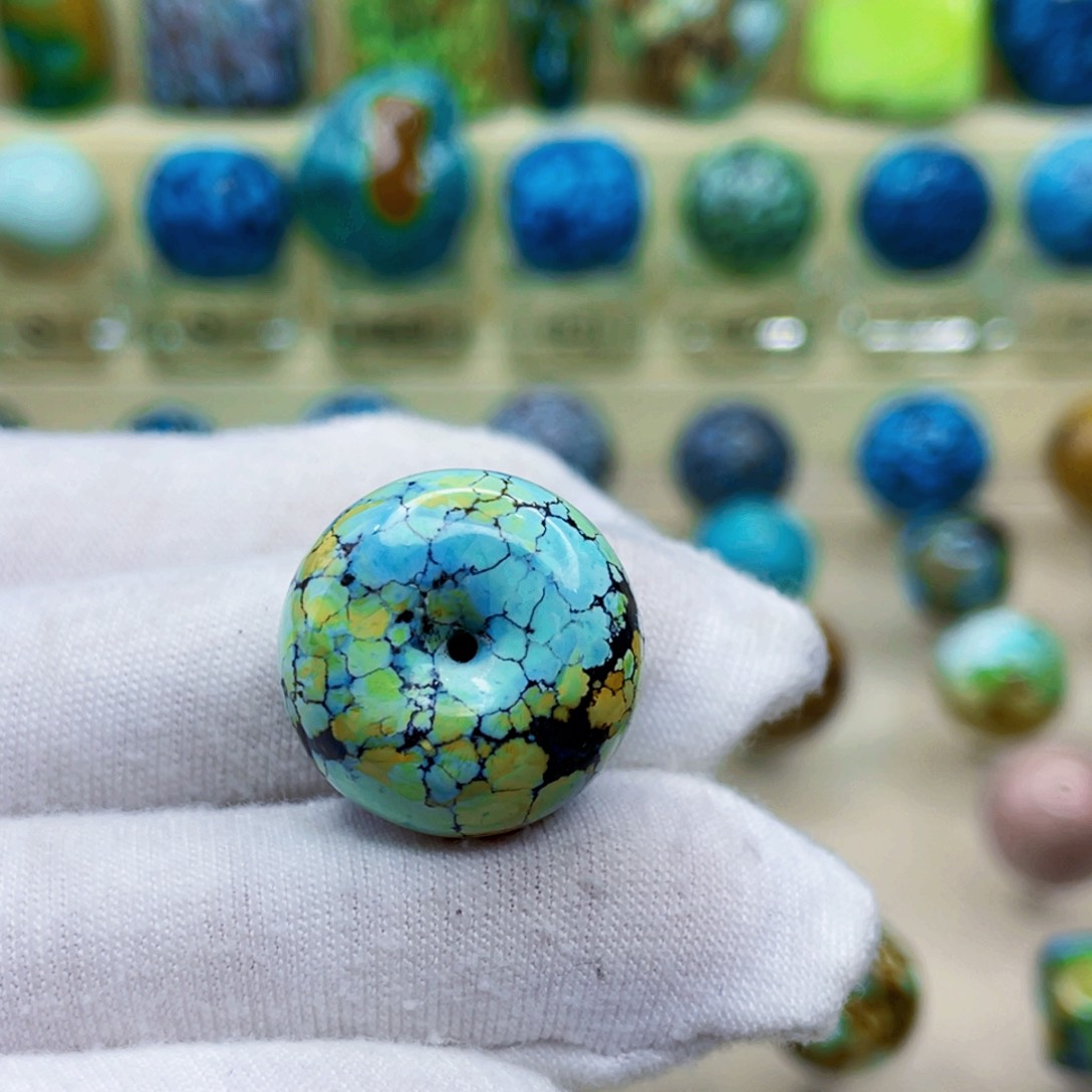 未镶嵌绿松石颈饰