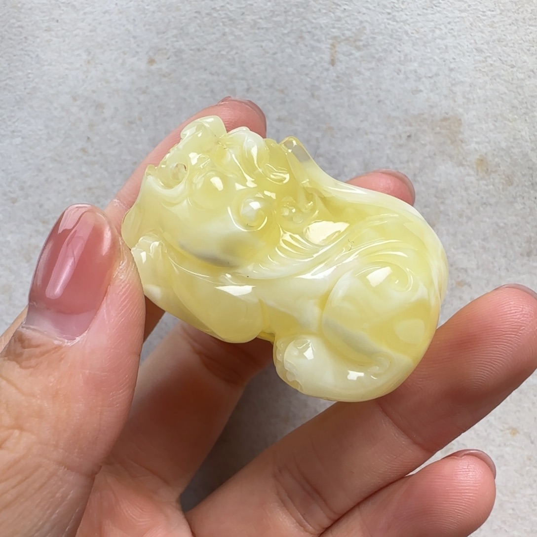 蜜蜡未镶嵌珠宝奇石