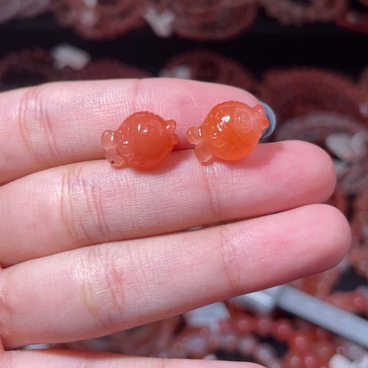 南红玛瑙未镶嵌嘟嘟鱼2215