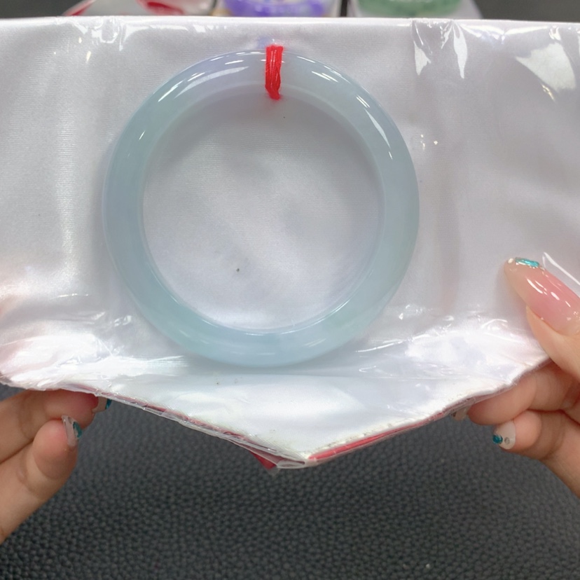 【闪购商品】翡翠手镯未镶嵌盐**梨翡翠