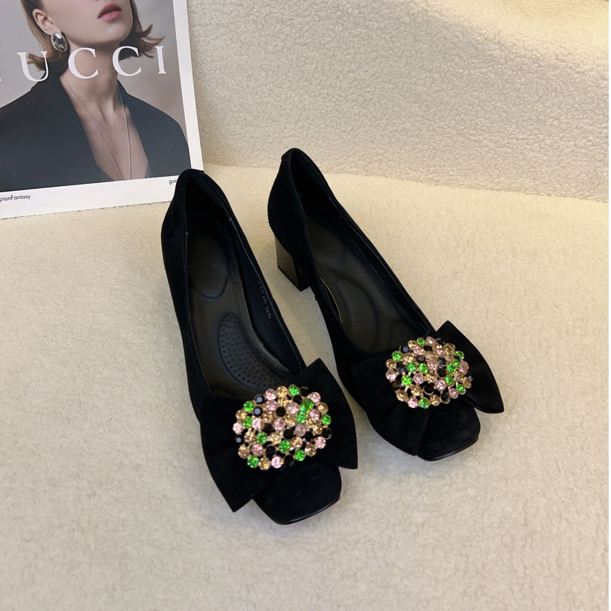 2025春季新款 蝴蝶结羊皮粗跟百搭圆头浅口时尚中跟单鞋