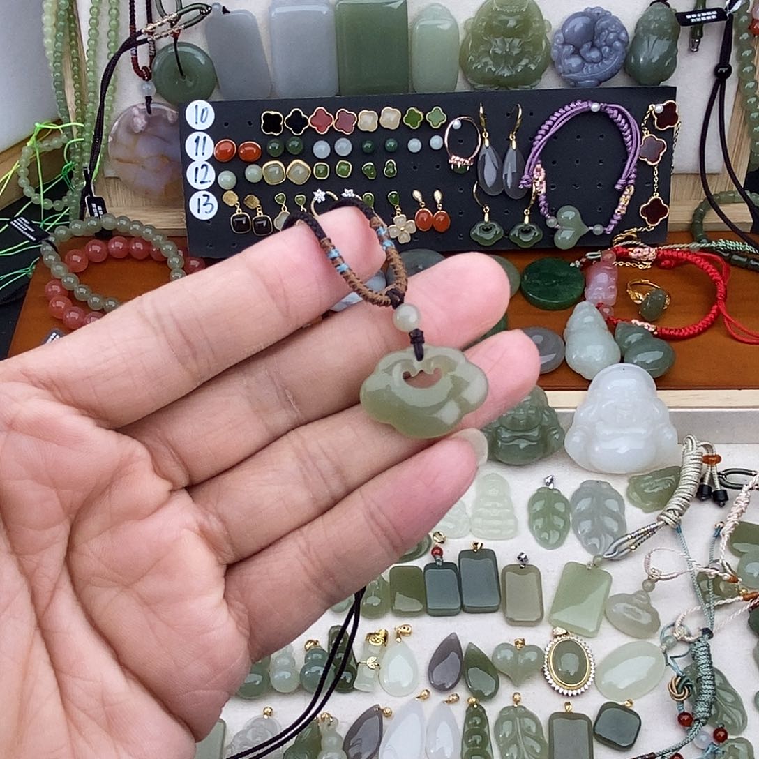 和田玉未镶嵌吊坠(不含链)