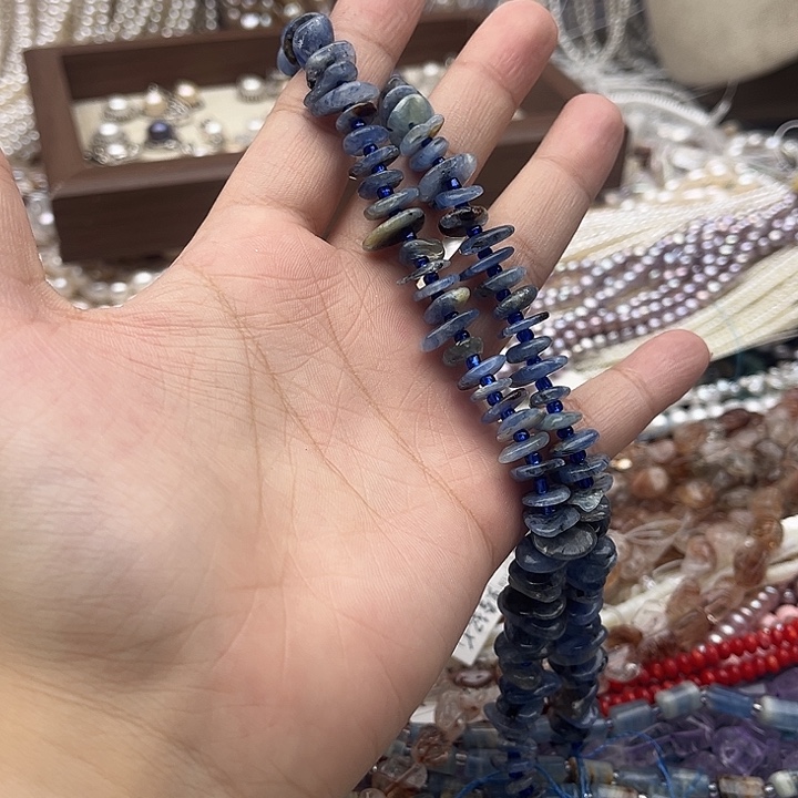 玛瑙/玉髓未镶嵌珠宝半成品一条蓝晶石随型隔片