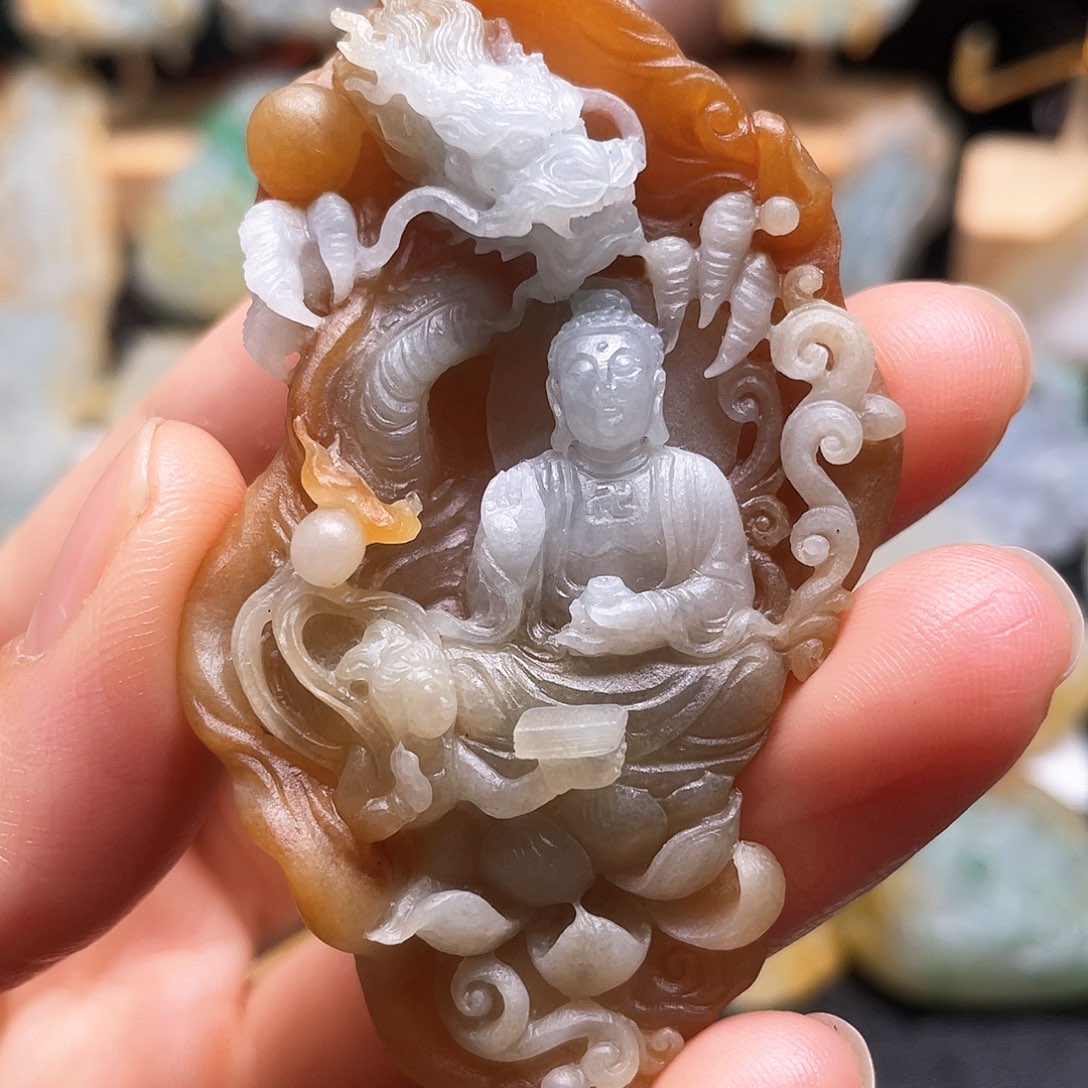 定制翡翠未镶嵌大日如来