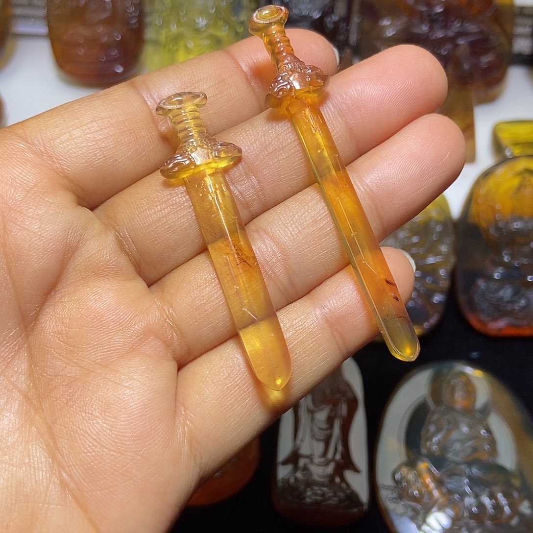 琥珀未镶嵌颈饰缅甸天然琥珀吊坠