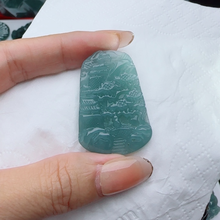 颈饰未镶嵌翡翠多样性发货天然的A货翡翠
