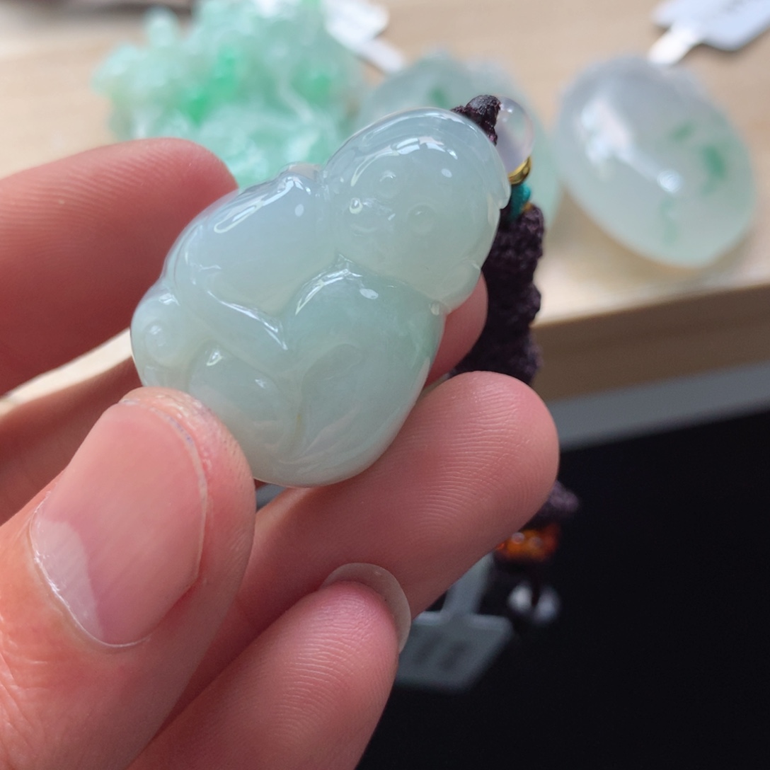 翡翠未镶嵌颈饰吊坠