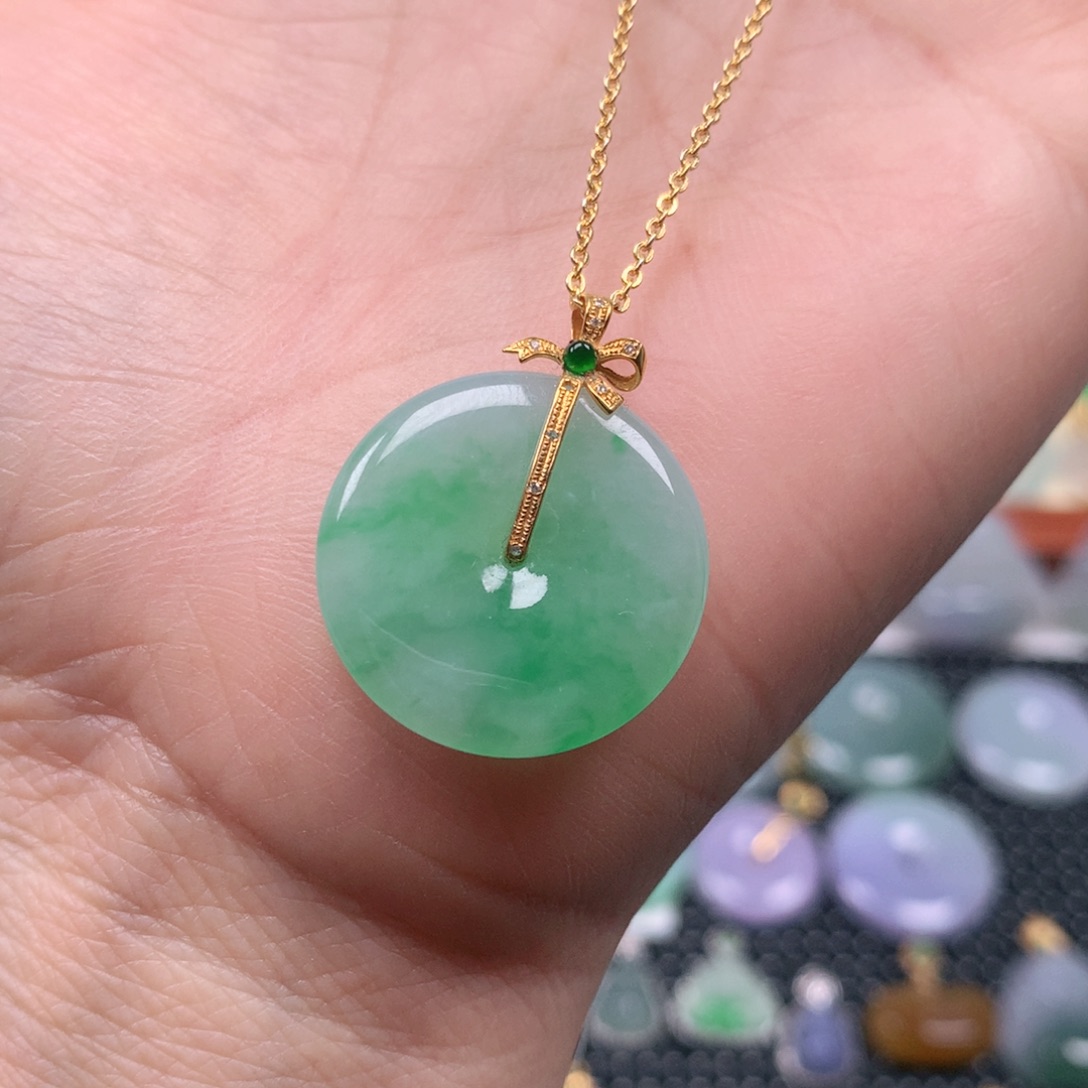 【闪购商品】翡翠吊坠(不含链)18K金镶嵌