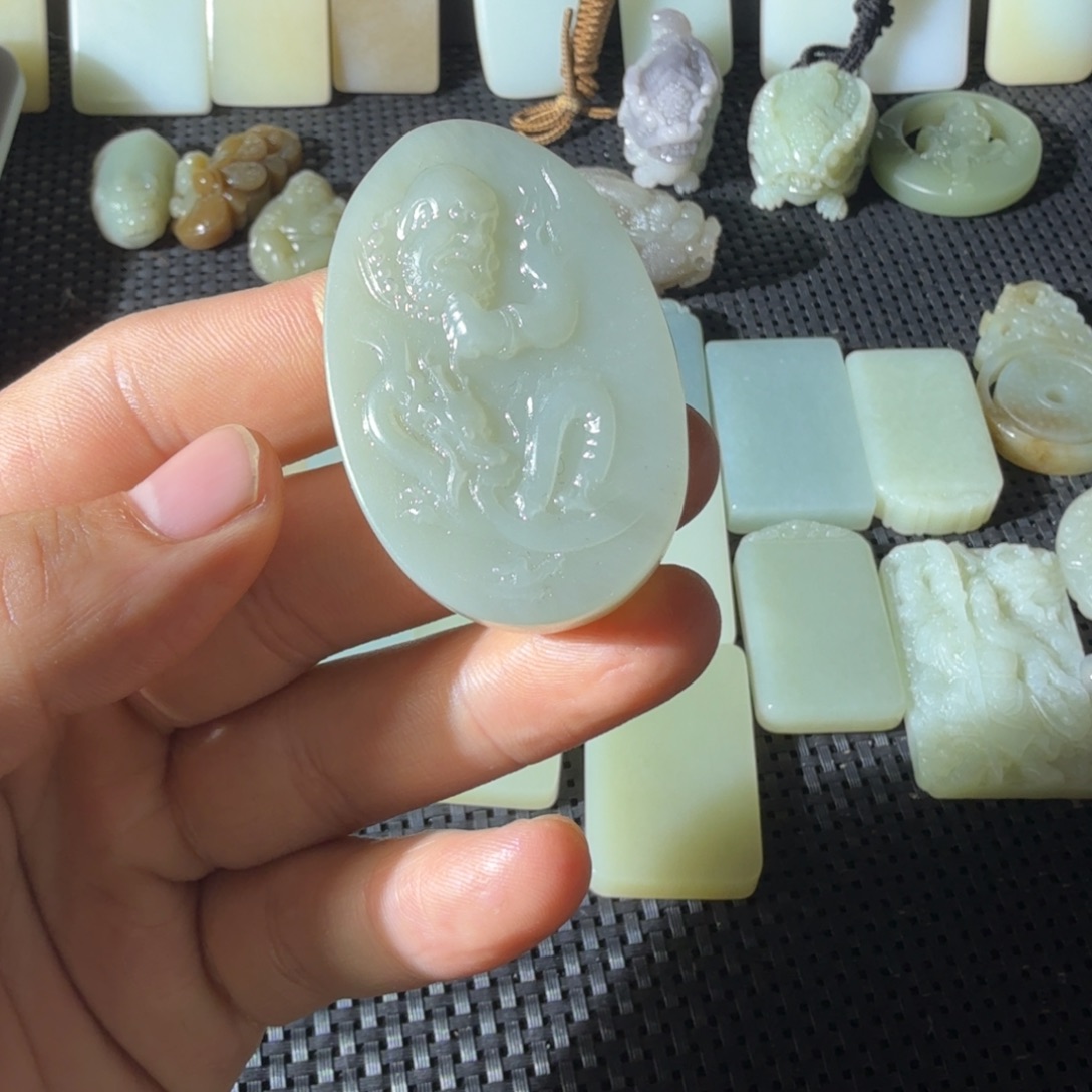 和田玉未镶嵌颈饰