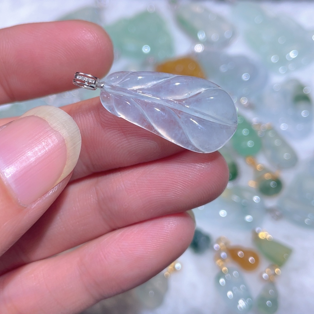 翡翠18K金镶嵌颈饰翡翠