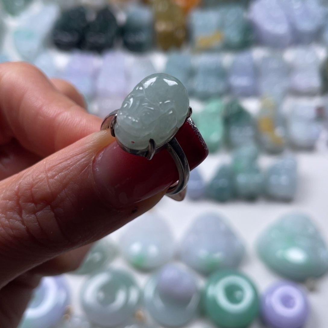 翡翠吊坠(赠链)未镶嵌媛*