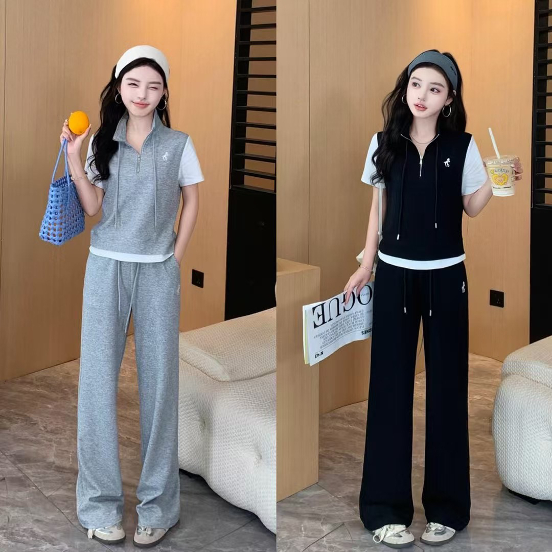 女式拼接款运动服上市