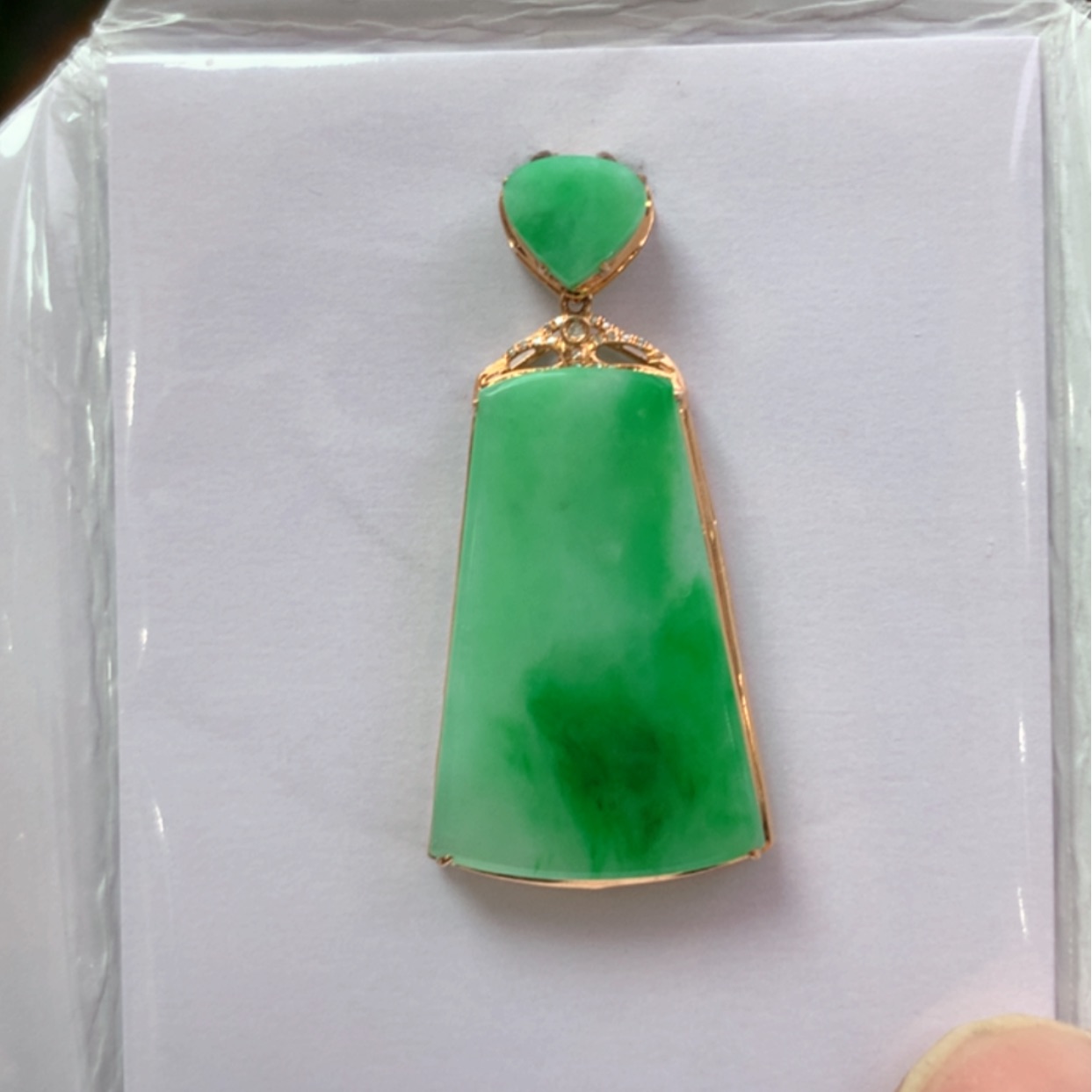 【闪购商品】翡翠颈饰18K金镶嵌翡翠