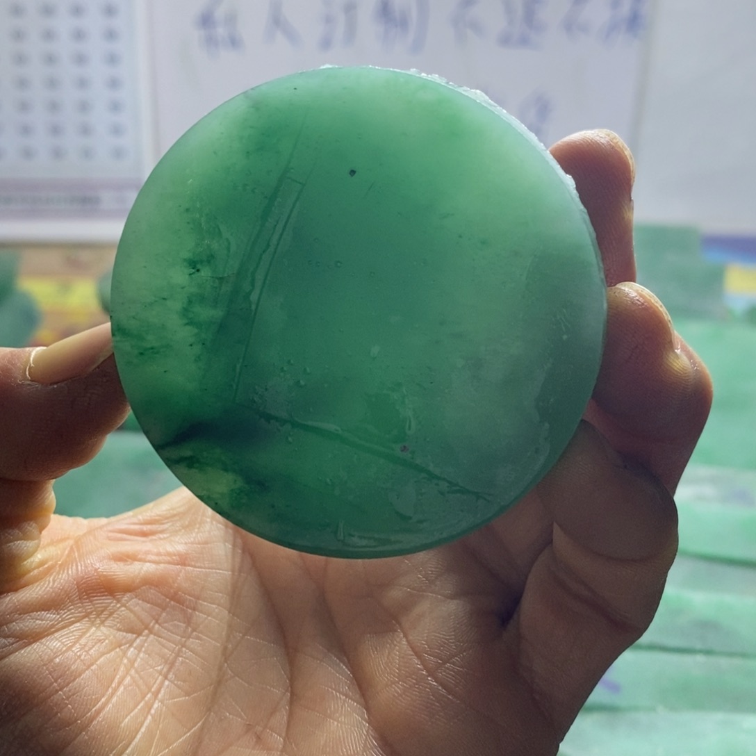 好***公定制石英质玉（非洲翠）