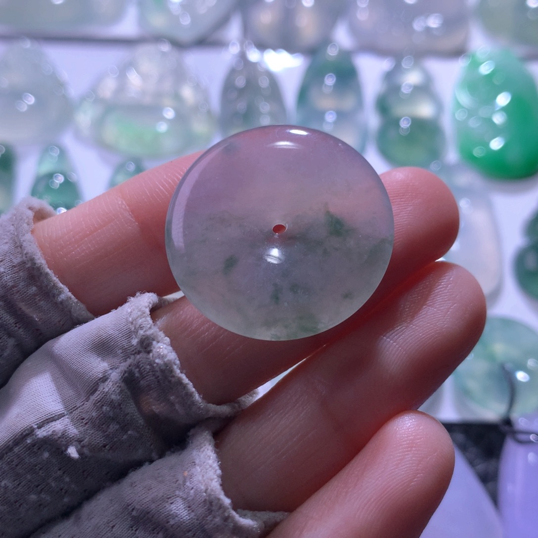 翡翠未镶嵌颈饰扣