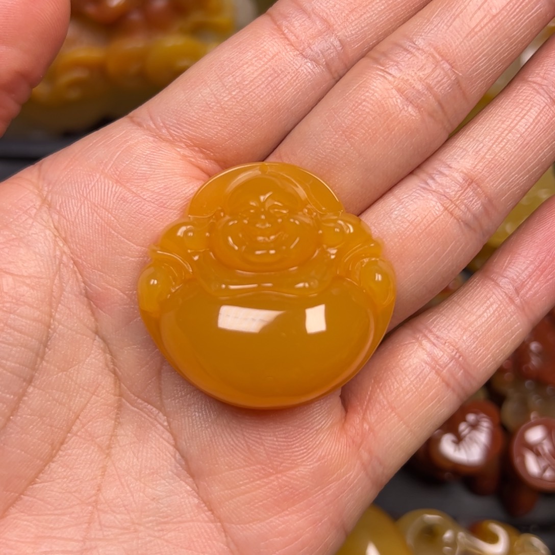 石英质玉（黄龙玉）未镶嵌颈饰