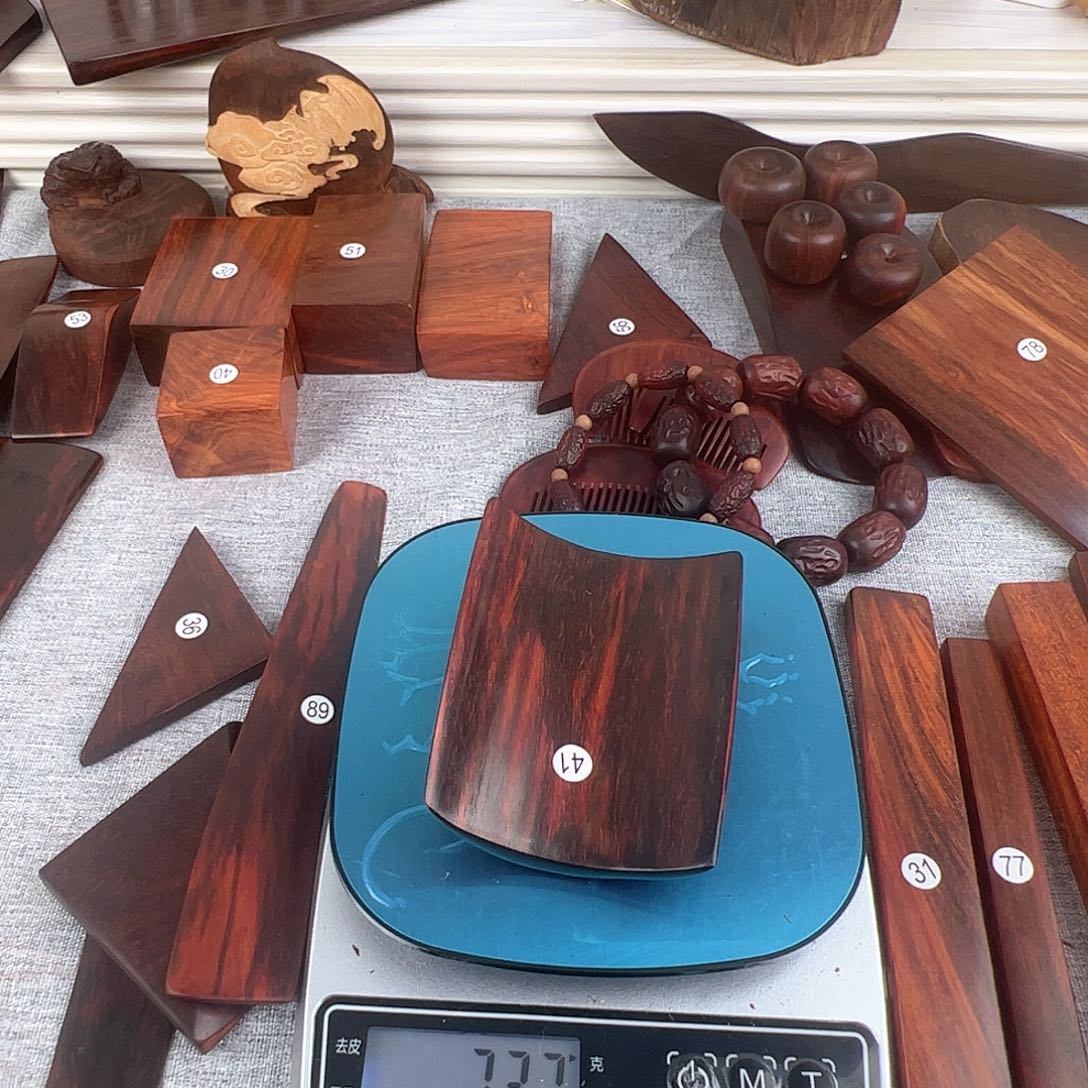 檀香紫檀（小叶紫檀）王**面