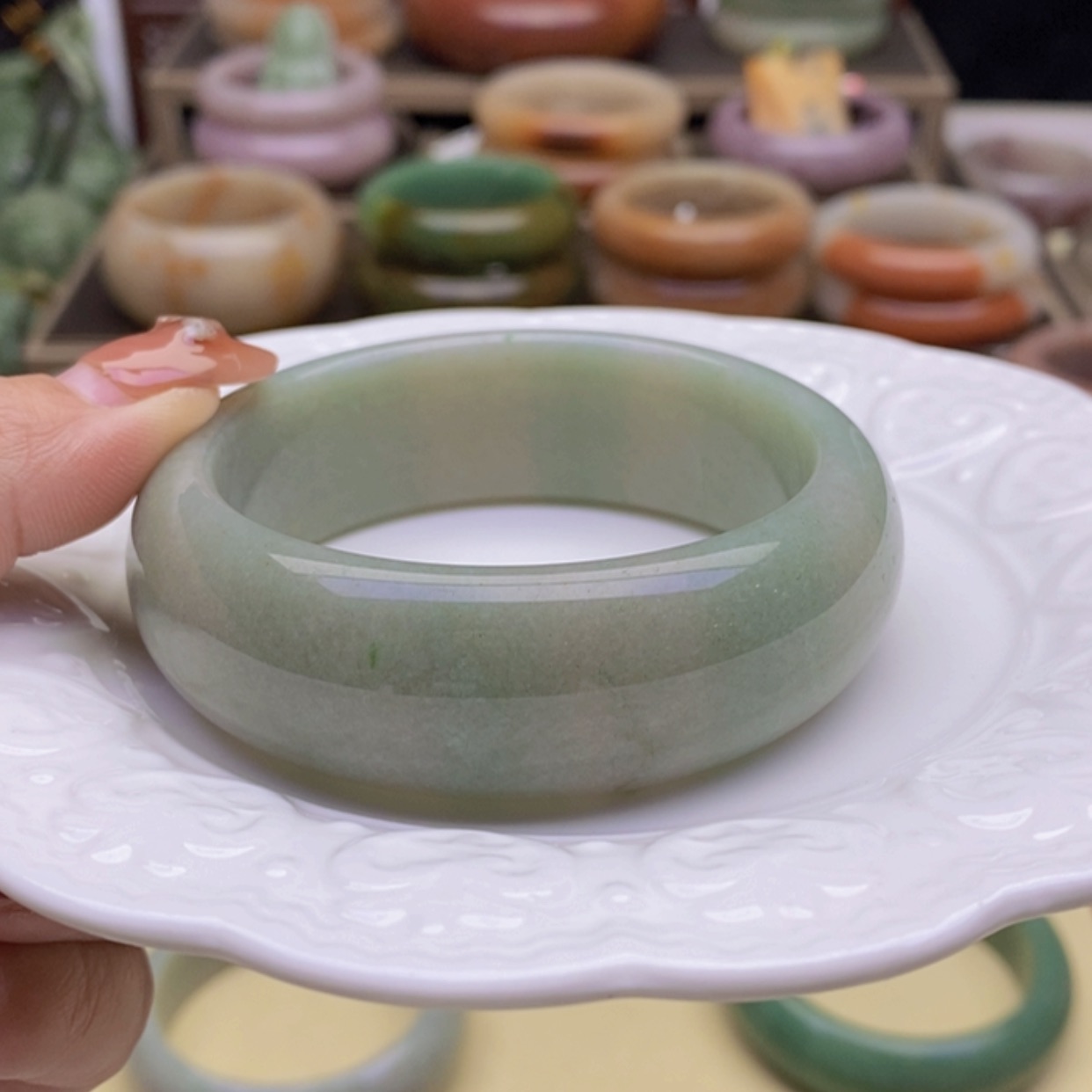 【闪购商品】石英质玉手镯未镶嵌