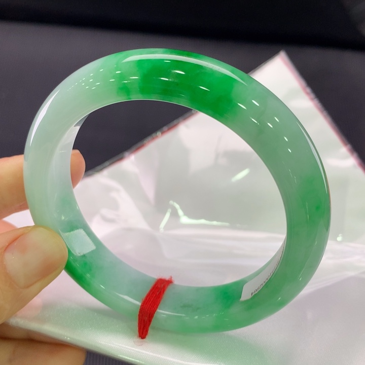 翡翠未镶嵌手镯正圈57.-58