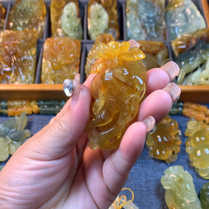 未镶嵌蛇纹石玉颈饰