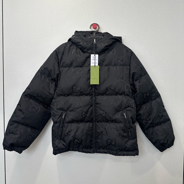 未使用 GUCCI/古驰 黑色满印羽绒服 尺码：46 20237