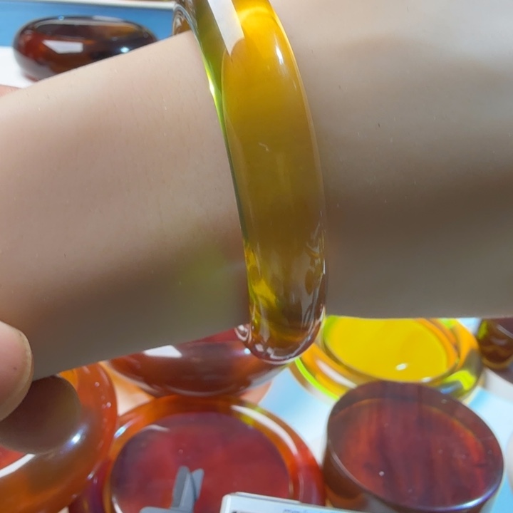 琥珀未镶嵌手镯亮金棕手镯