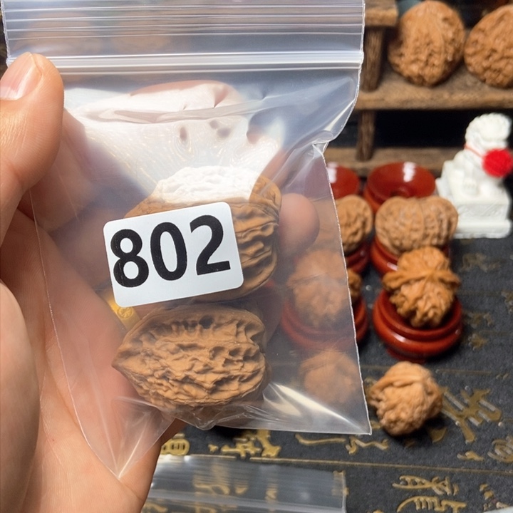 文玩核桃吊坠金牛