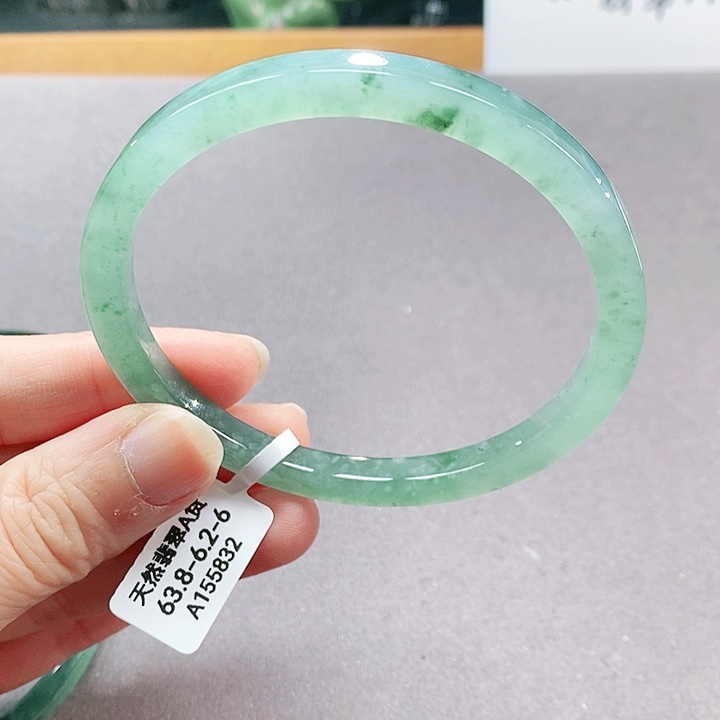 【闪购商品】翡翠手镯（圆镯）未镶嵌顺**然