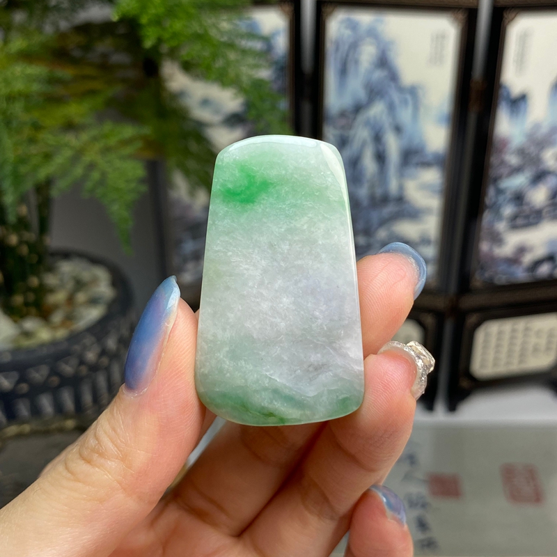 飘绿平安无事牌素面挂件 天然翡翠A货