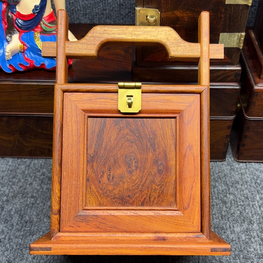 木下播福利手提箱一件