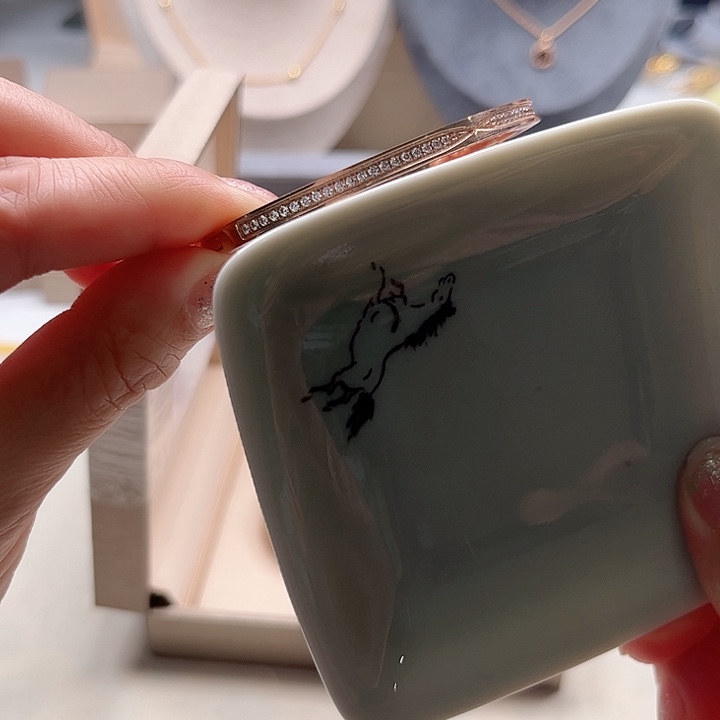 瓷片g h h f g h j j k k